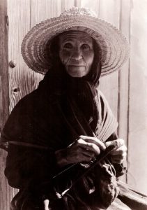 Mujer de Cañamero, 1928, fotografía de Ruth Matilda Anderson.